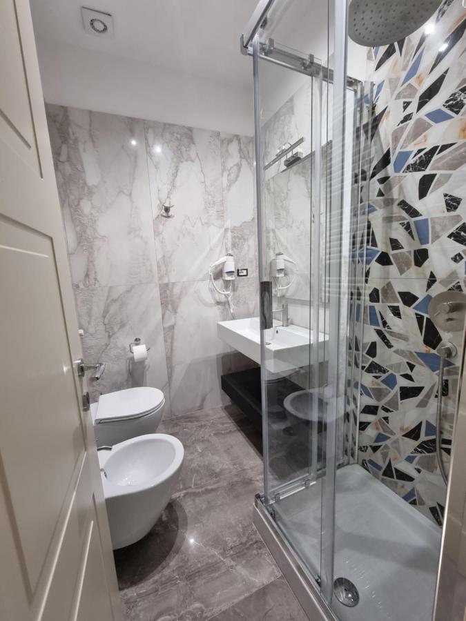 Joyful Termini Boutique Guest House Рим Екстериор снимка